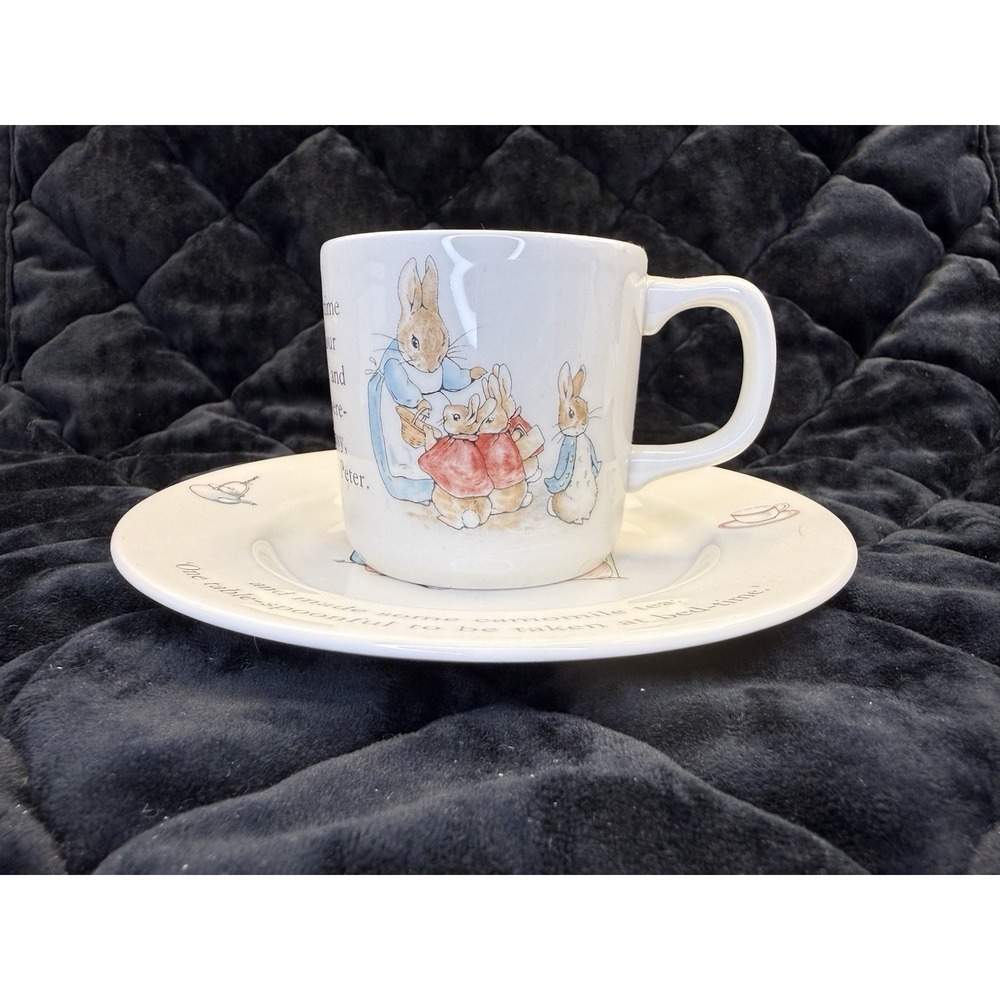 Wedgwood Etruria & Barlaston Beatrix Potter PETER RABBIT Tea cup & saucer VTG